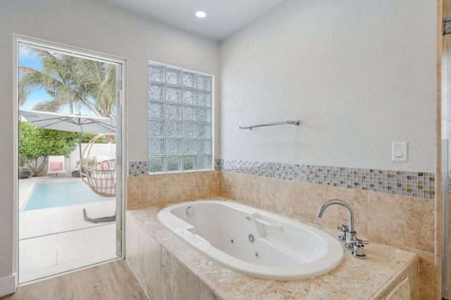 1910 NE 17th Terrace, Fort Lauderdale, FL 33305