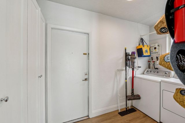 1910 NE 17th Terrace, Fort Lauderdale, FL 33305