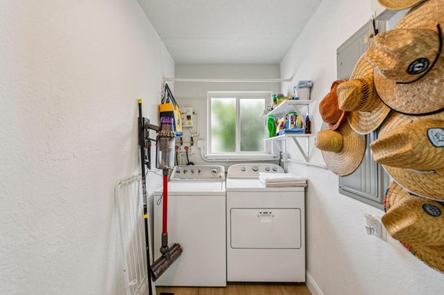 1910 NE 17th Terrace, Fort Lauderdale, FL 33305