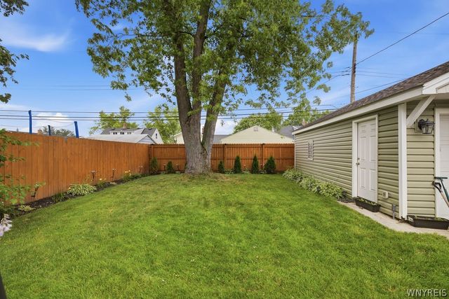 16 Patricia Drive, Tonawanda, NY 14150