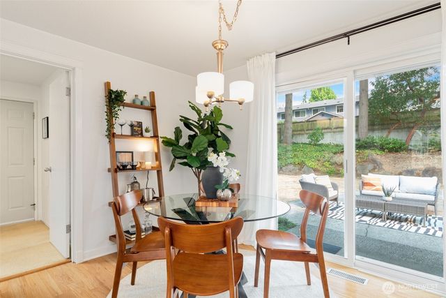 7515 215th Street SW, Edmonds, WA 98026