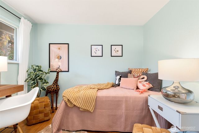 7515 215th Street SW, Edmonds, WA 98026