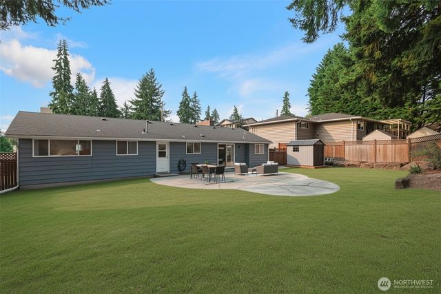 7515 215th Street SW, Edmonds, WA 98026