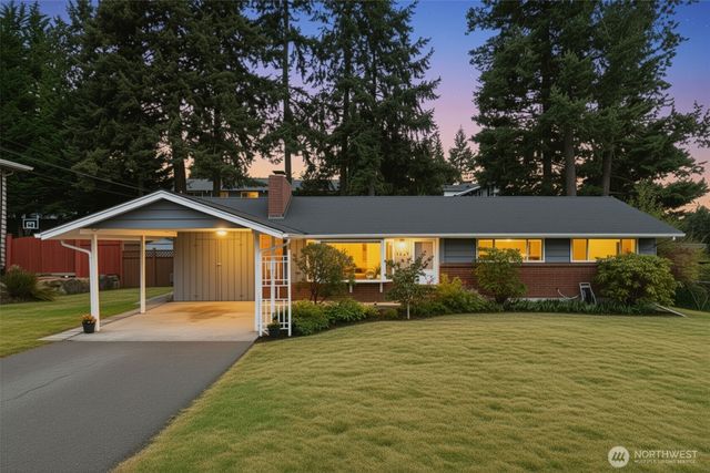 7515 215th Street SW, Edmonds, WA 98026