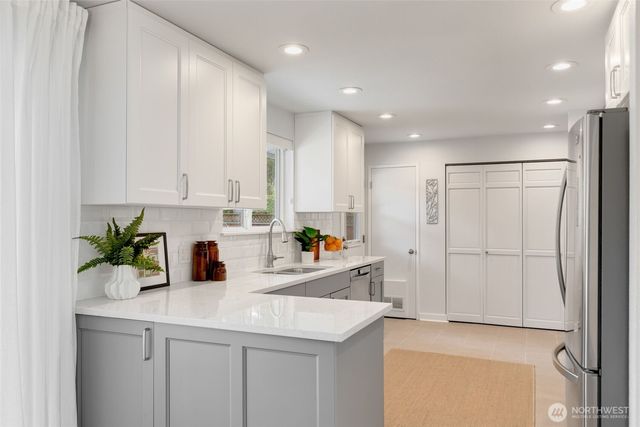 7515 215th Street SW, Edmonds, WA 98026