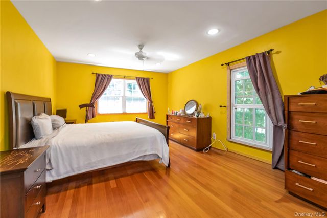 21 Laurel Avenue, Sea Cliff, NY 11579