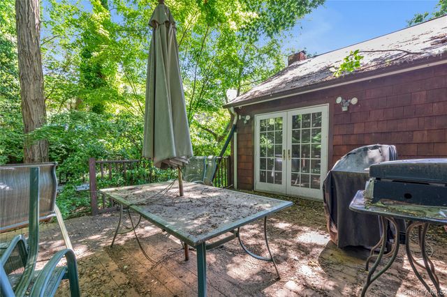 21 Laurel Avenue, Sea Cliff, NY 11579