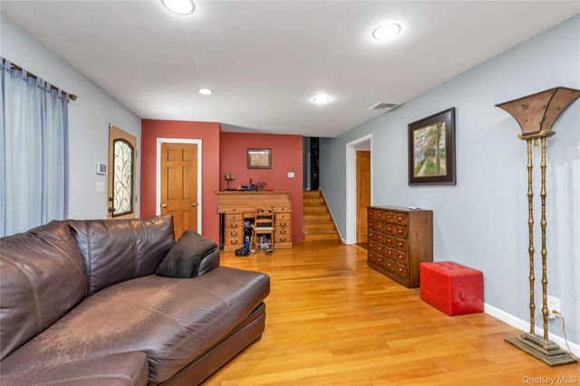 21 Laurel Avenue, Sea Cliff, NY 11579