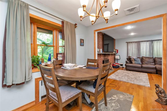 21 Laurel Avenue, Sea Cliff, NY 11579