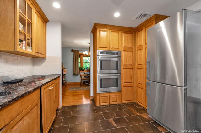21 Laurel Avenue, Sea Cliff, NY 11579