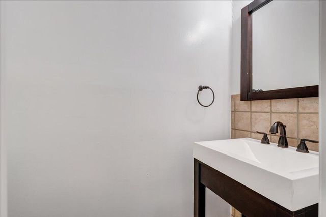 1702 Elbert Dr # 1704 # And, Roanoke, VA 24018