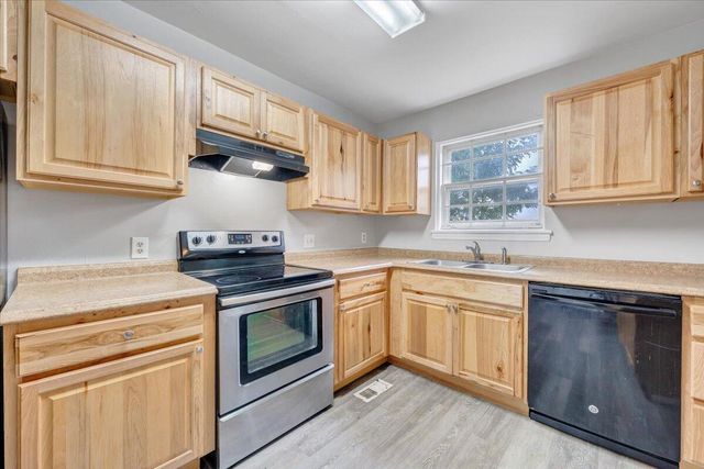 1702 Elbert Dr # 1704 # And, Roanoke, VA 24018