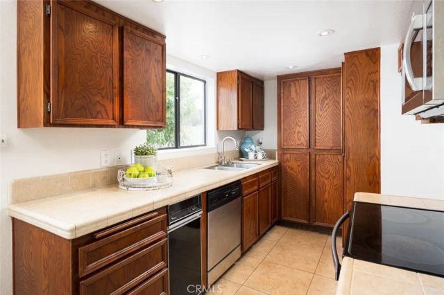 2206 N Broadway 27, Santa Ana, CA 92706