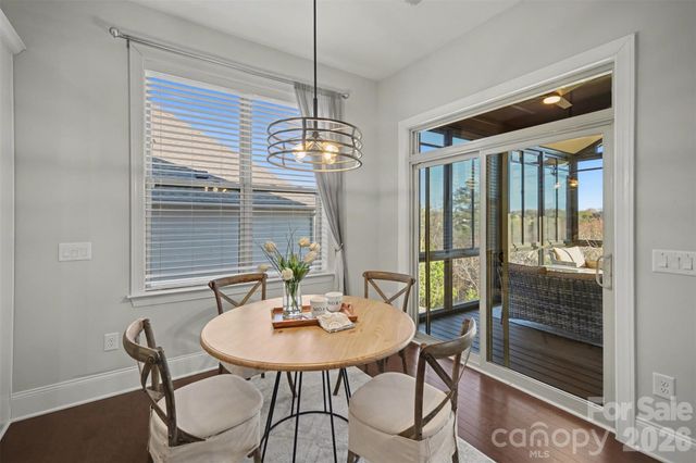 15828 Vale Ridge Drive, Charlotte, NC 28278