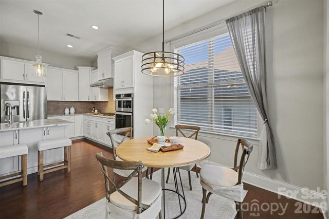 15828 Vale Ridge Drive, Charlotte, NC 28278