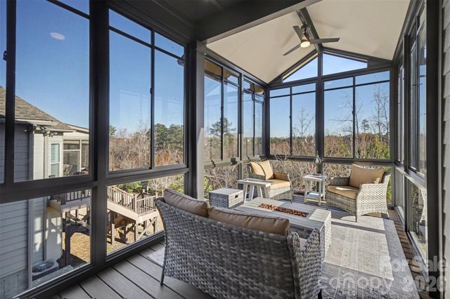 15828 Vale Ridge Drive, Charlotte, NC 28278