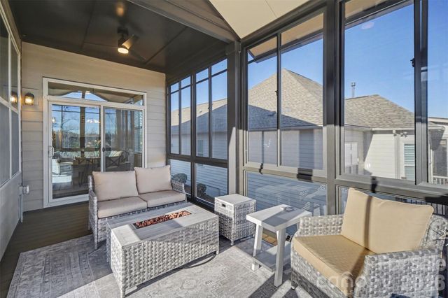 15828 Vale Ridge Drive, Charlotte, NC 28278