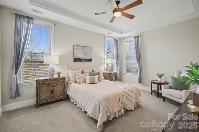 15828 Vale Ridge Drive, Charlotte, NC 28278