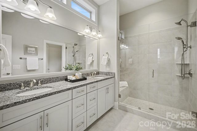 15828 Vale Ridge Drive, Charlotte, NC 28278