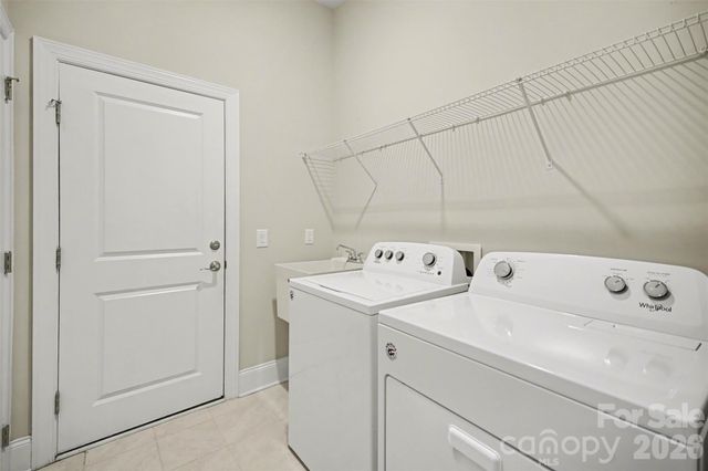 15828 Vale Ridge Drive, Charlotte, NC 28278