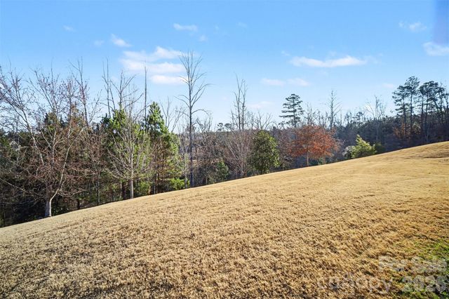 15828 Vale Ridge Drive, Charlotte, NC 28278