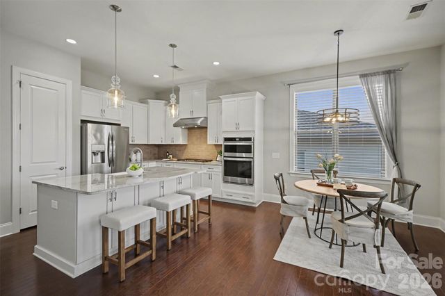 15828 Vale Ridge Drive, Charlotte, NC 28278