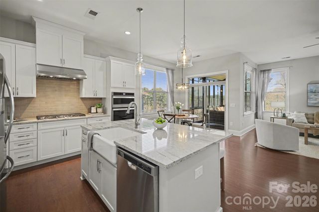 15828 Vale Ridge Drive, Charlotte, NC 28278