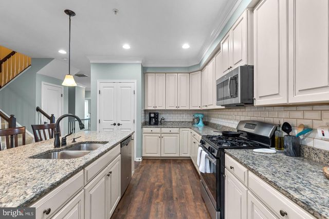 5926 LEBEN DR, Frederick, MD 21703