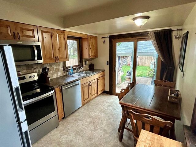 2226 Valley View Place, Eau Claire, WI 54703