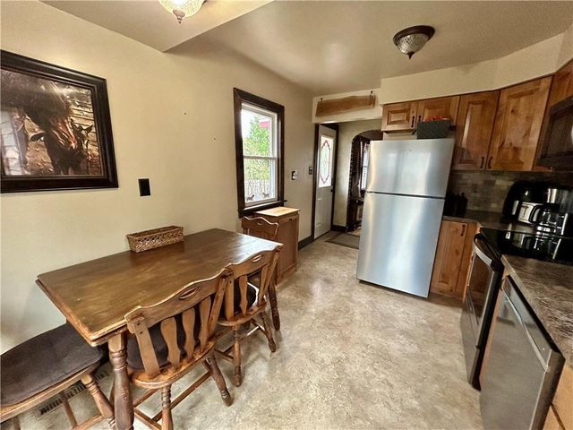 2226 Valley View Place, Eau Claire, WI 54703