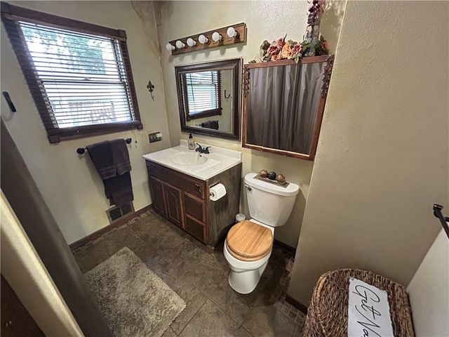 2226 Valley View Place, Eau Claire, WI 54703