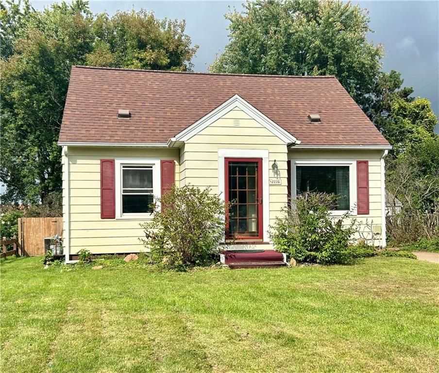2226 Valley View Place, Eau Claire, WI 54703