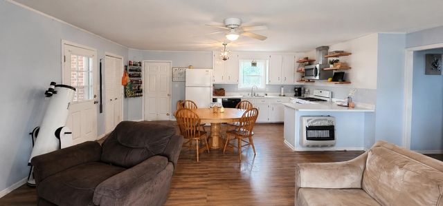 124 Whistling Swan Road, Elloree, SC 29047