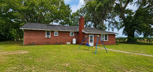 124 Whistling Swan Road, Elloree, SC 29047
