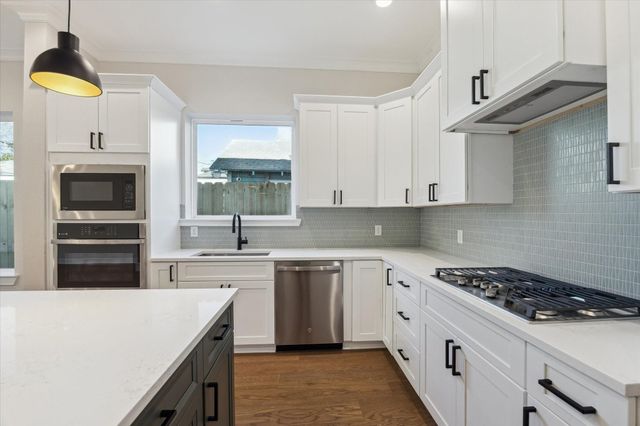 1303 Cordel Street B, Houston, TX 77009