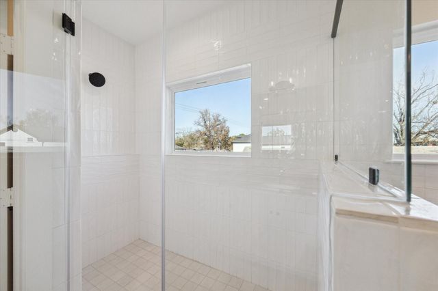 1303 Cordel Street B, Houston, TX 77009