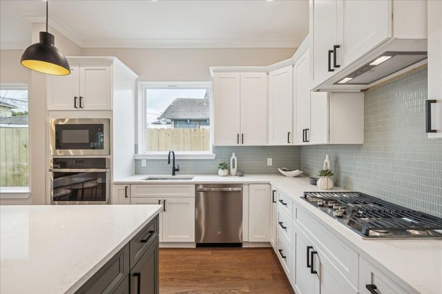 1303 Cordel Street B, Houston, TX 77009