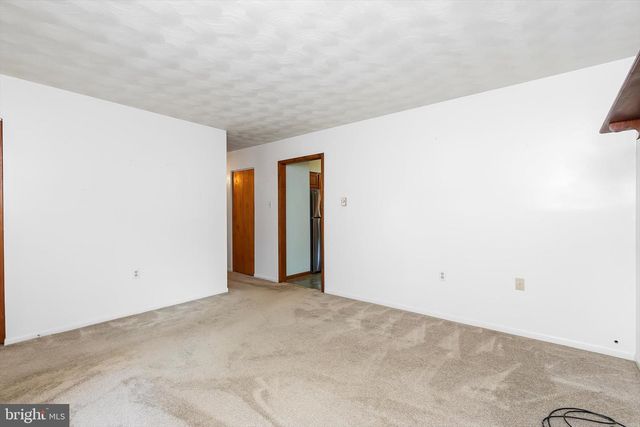 391 KING ST, Kearneysville, WV 25430