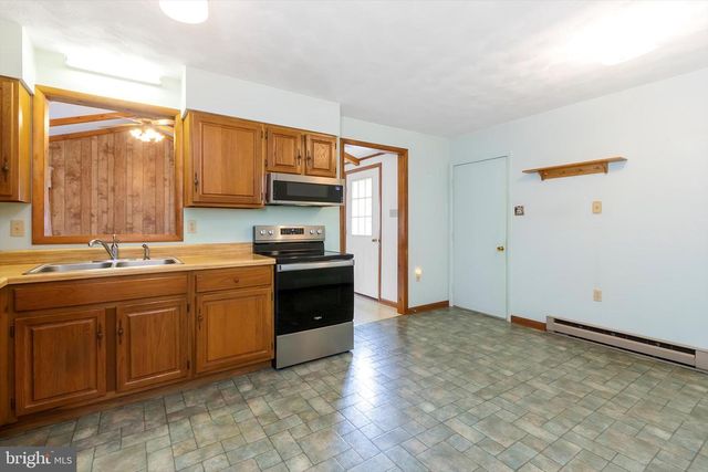 391 KING ST, Kearneysville, WV 25430