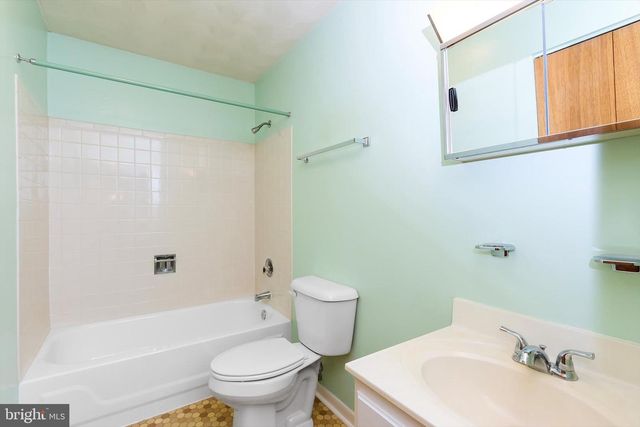 391 KING ST, Kearneysville, WV 25430