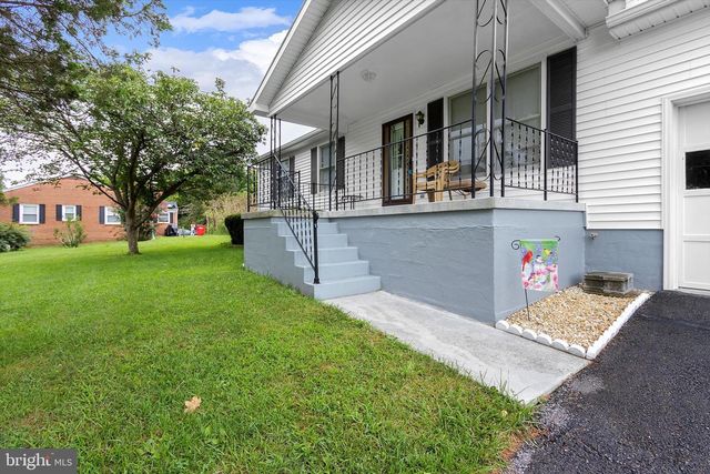 391 KING ST, Kearneysville, WV 25430