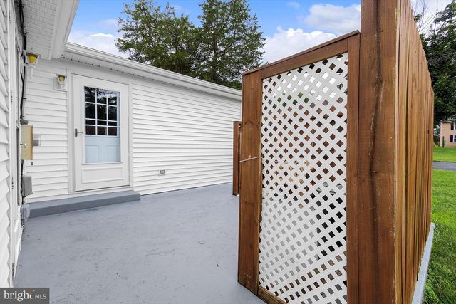 391 KING ST, Kearneysville, WV 25430