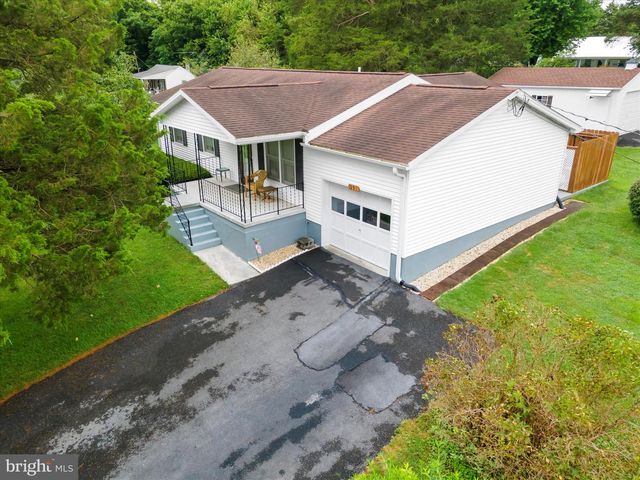 391 KING ST, Kearneysville, WV 25430