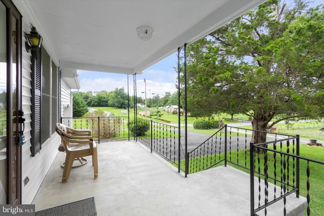 391 KING ST, Kearneysville, WV 25430