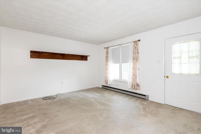 391 KING ST, Kearneysville, WV 25430