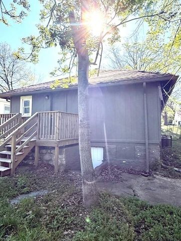 8309 Wabash Avenue, Kansas City, MO 64132