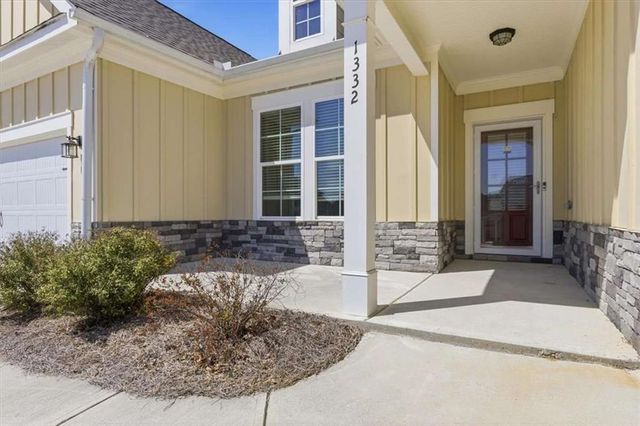 1332 Slaton Manor Drive, Conyers, GA 30012