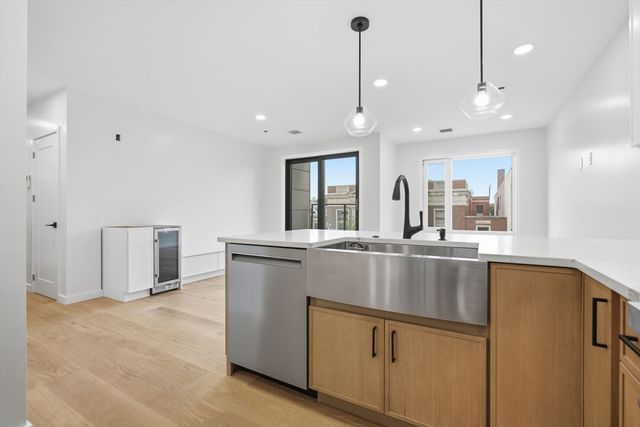 457 W Broadway 203, Boston, MA 02127