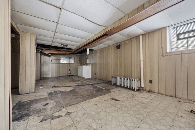 8104 S South Shore Drive, Chicago, IL 60617