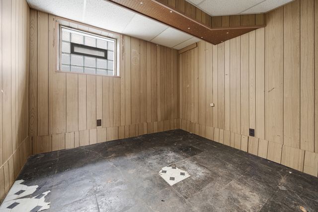 8104 S South Shore Drive, Chicago, IL 60617